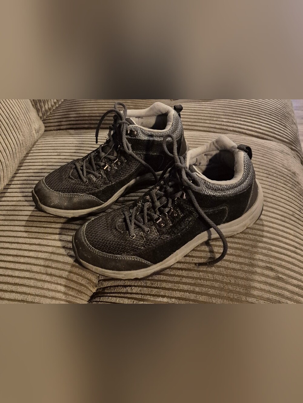 Vionic Womens Cypress Black Suede Lace Up Hiking Shoes Size 7 Wide